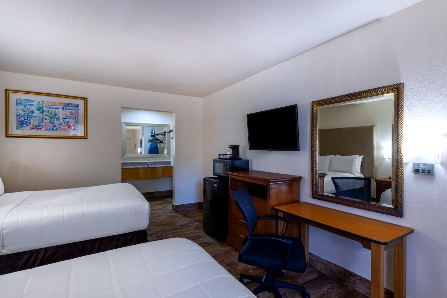 2 Double Beds, Non-smoking at Travelog Inn